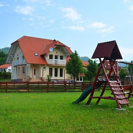 Halasto Pension Praid Esterno foto